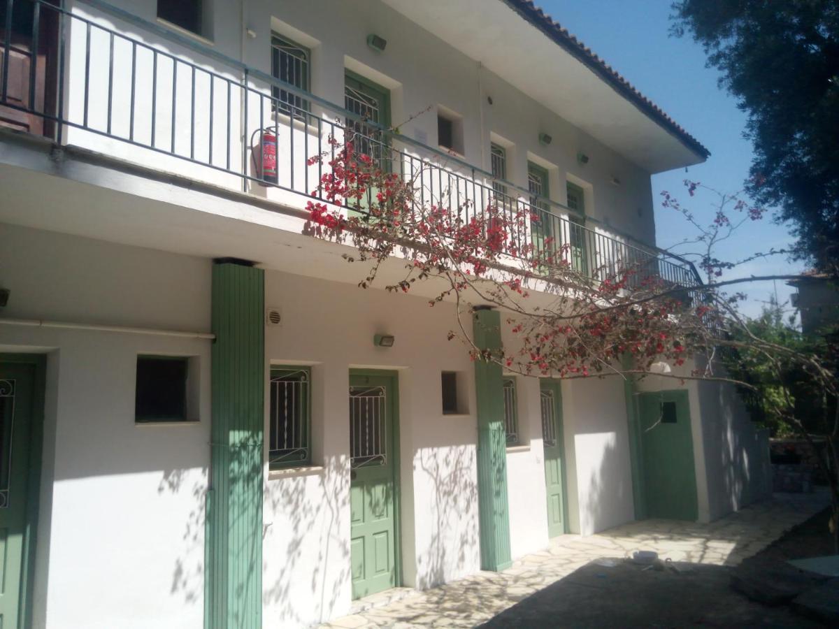 Soustas Apartments Longós Exterior foto
